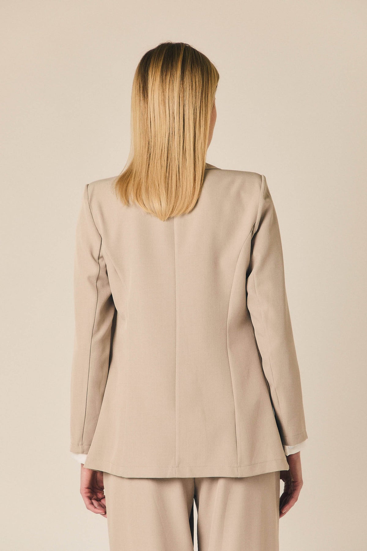 Blazer Beige de Corte Fluido