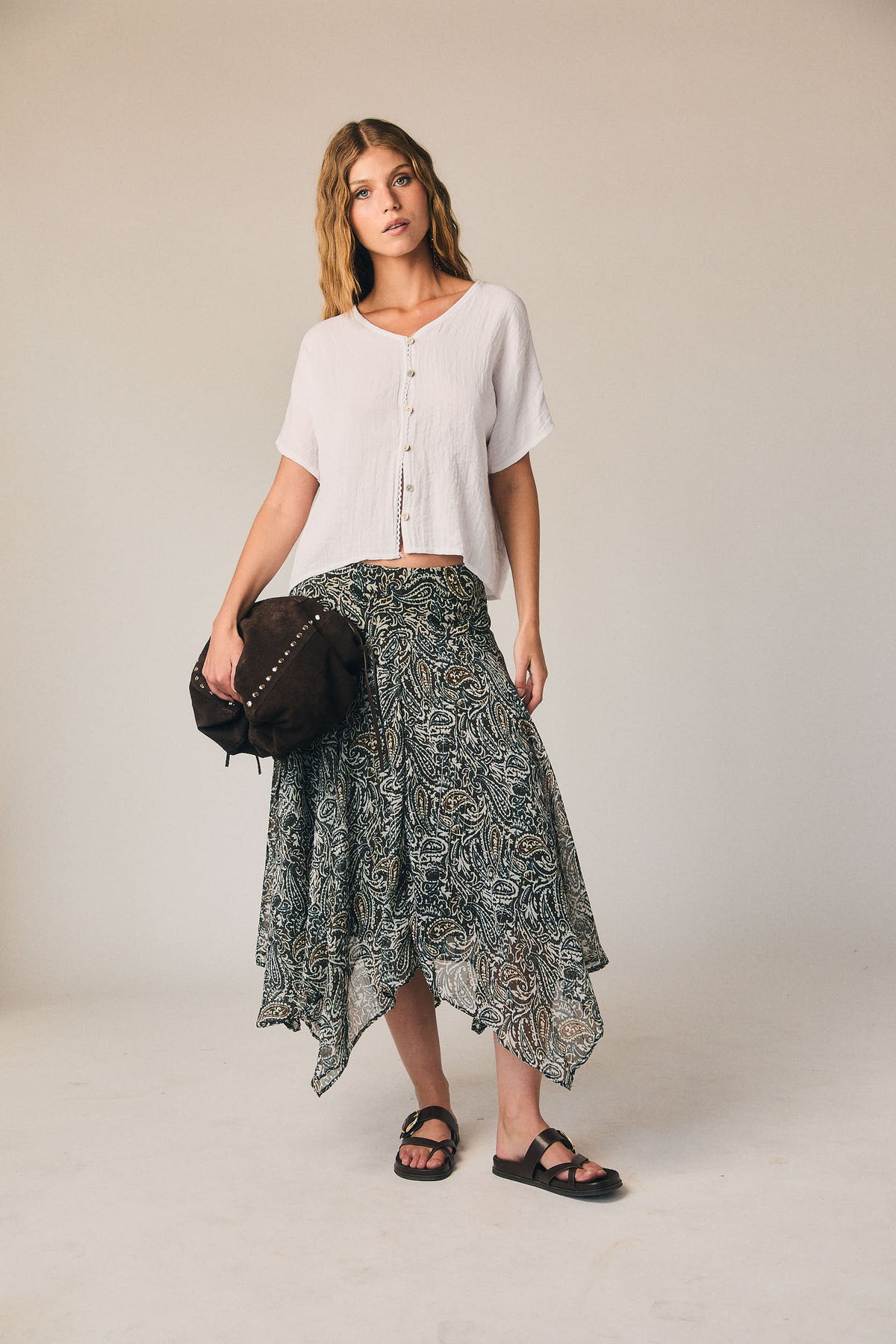 Blusa Blanca con Botones y Puntilla