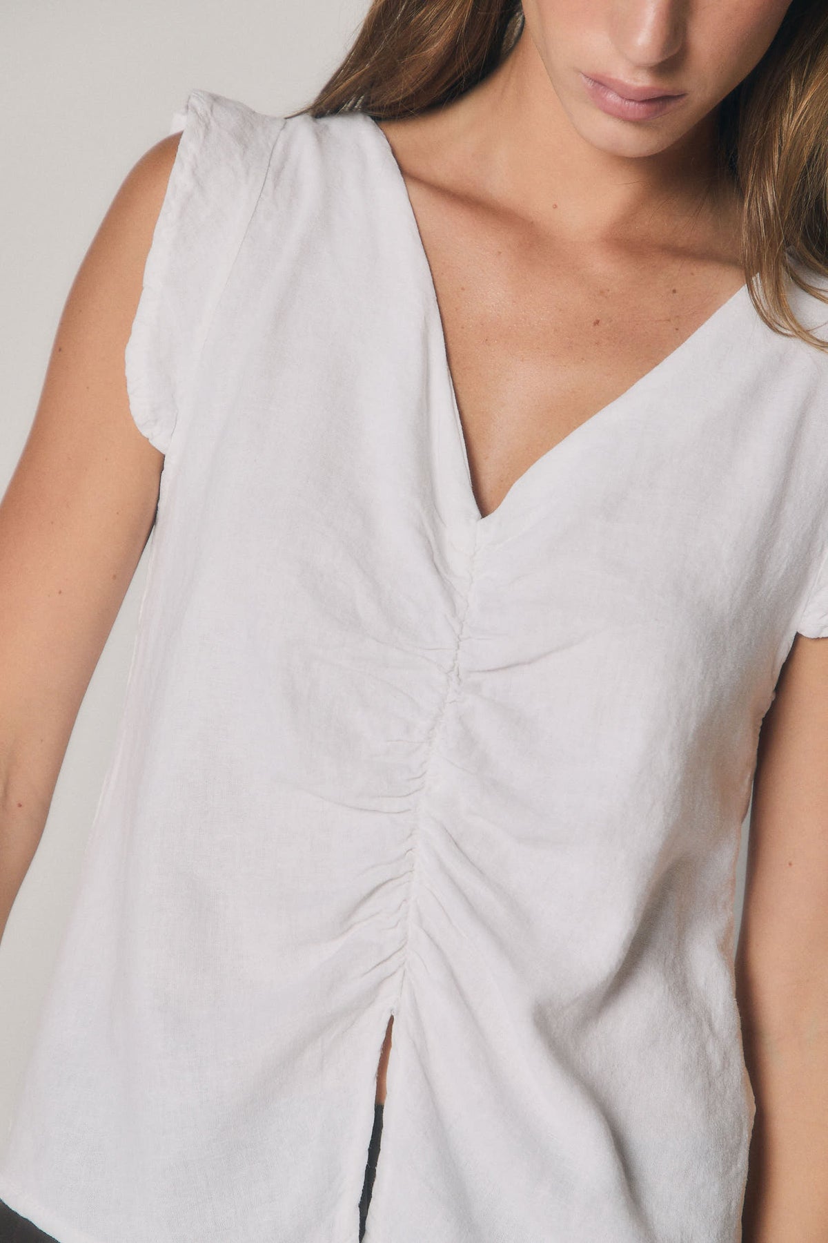 Blusa de Lino Blanca con Frunce Central