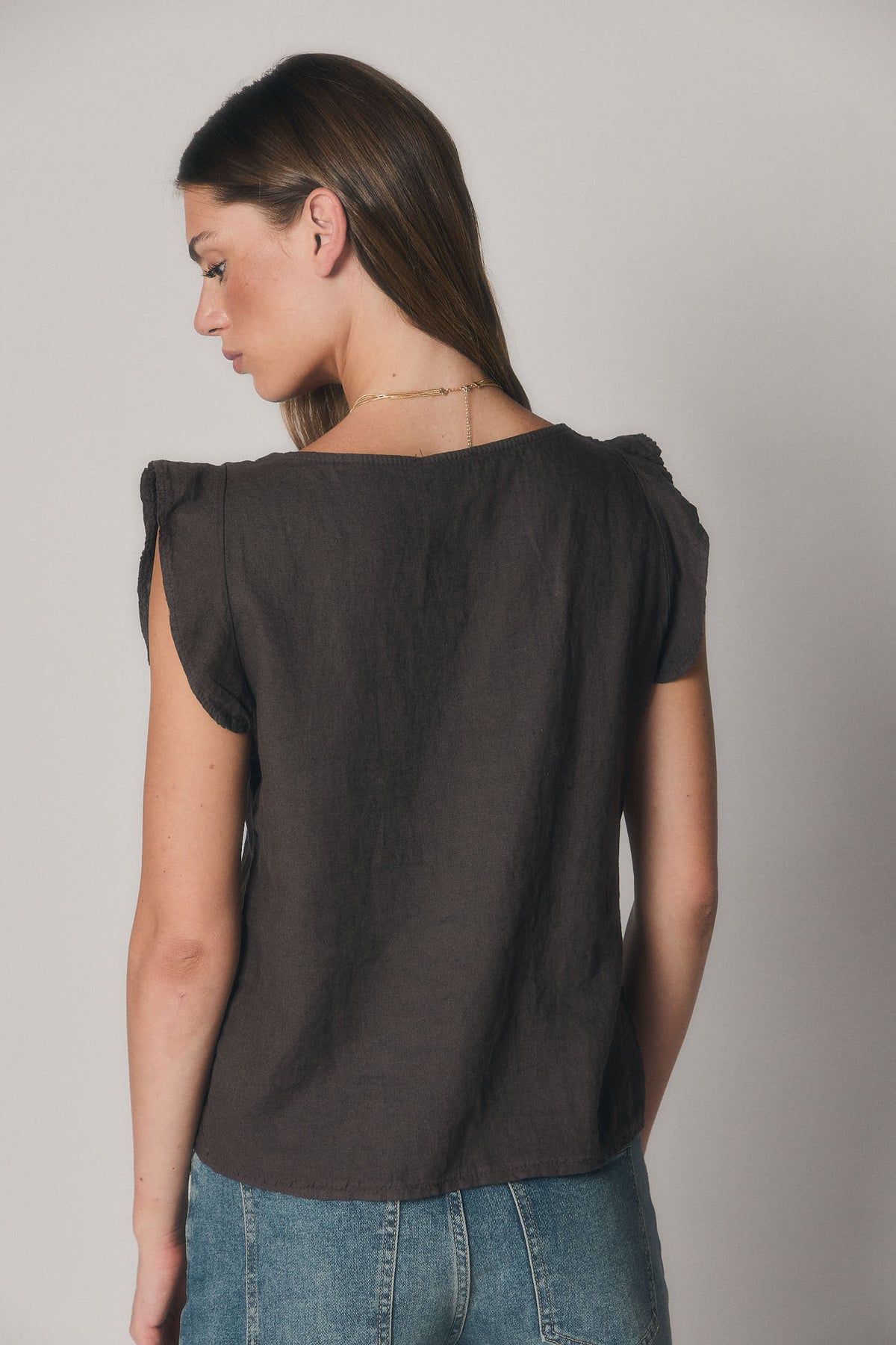 Blusa de Lino Marrón con Frunce Central