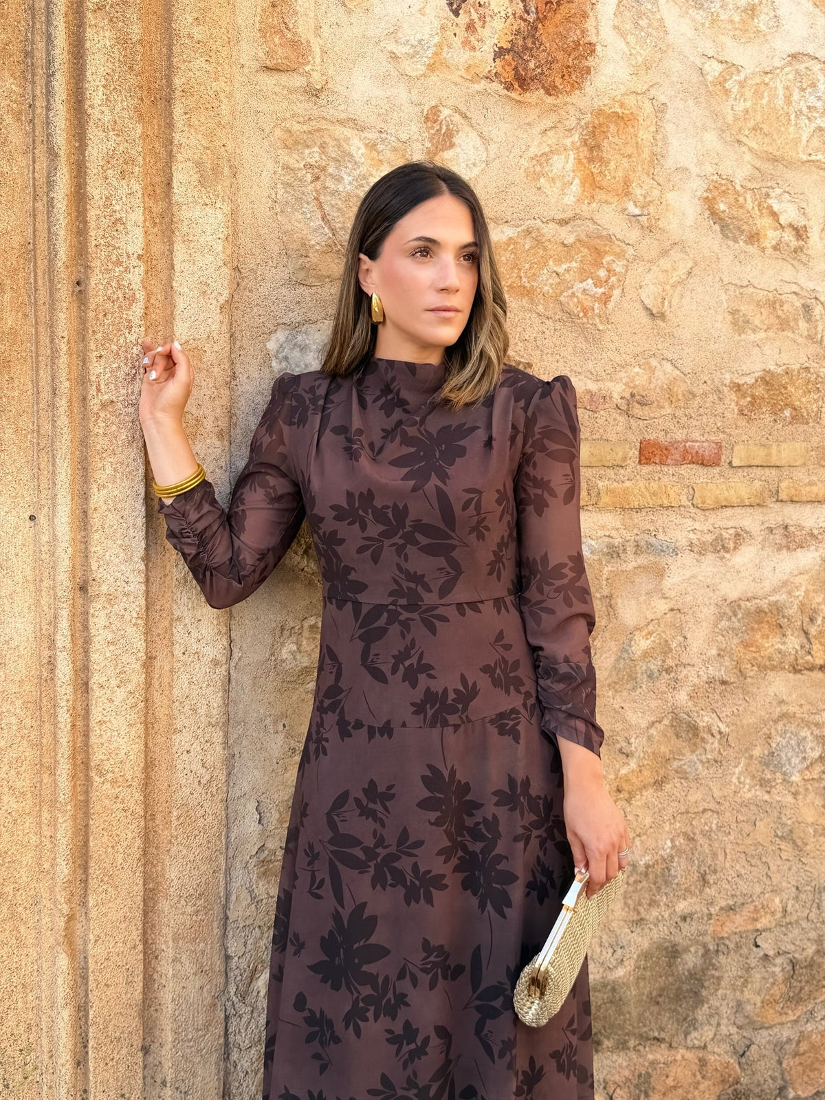 Vestido midi de gasa marrón Lipa - detalle