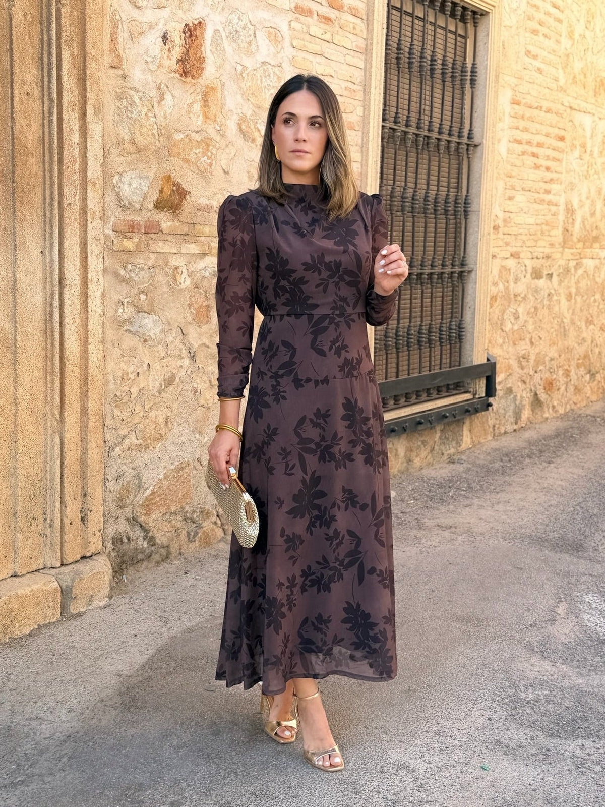 Vestido midi de gasa marrón Lipa - detalle estampado