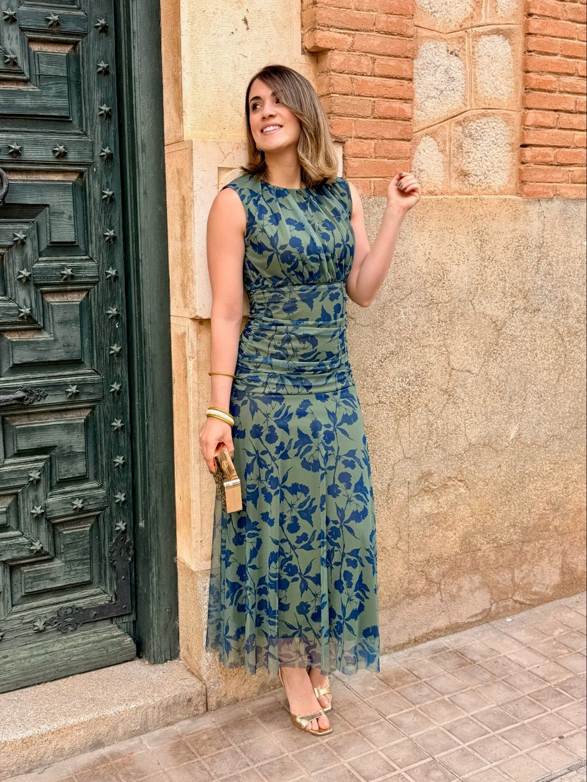 Vestido midi floral verde oliva Carmen - vista lateral