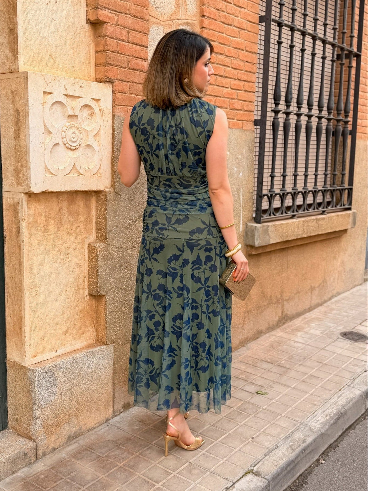 Vestido midi floral verde oliva Carmen - vista completa