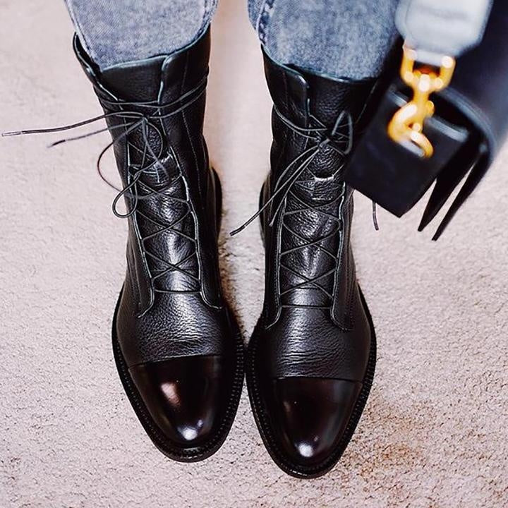 Botas Planas de Piel con Cordones y Caña Media
