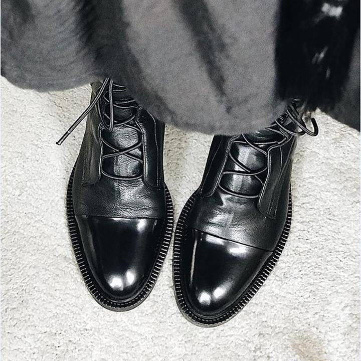 Botas Planas de Piel con Cordones y Caña Media